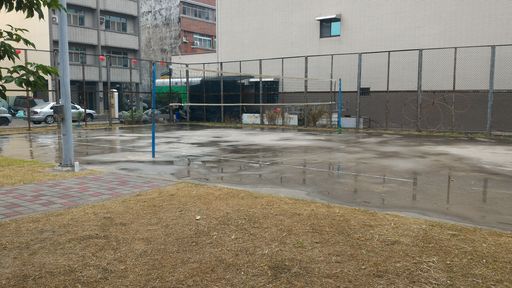 羽球場