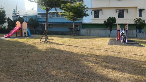 溜滑梯